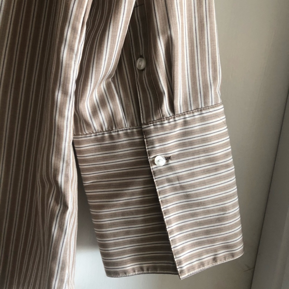 Izod Women’s 3/4 Length sleeve button down
Top - Picture 5 of 7